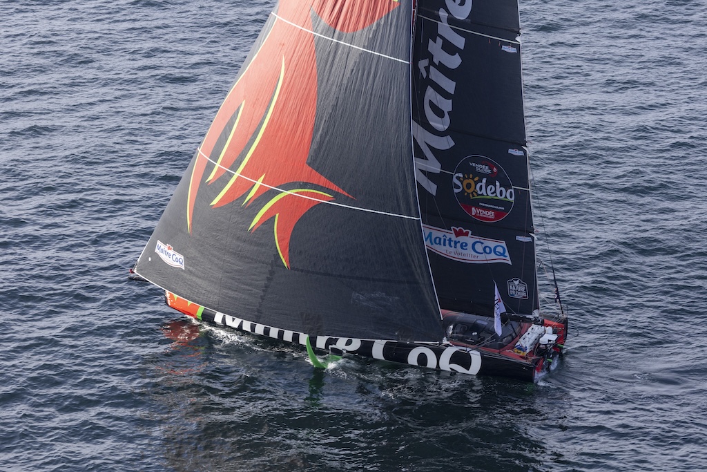 Yannick Bestaven, à bord du monocoque Imoca Maitre Coq lors du départ du Vendée Globe 2024 - Le Sables d'Olonne le 10/11/2024